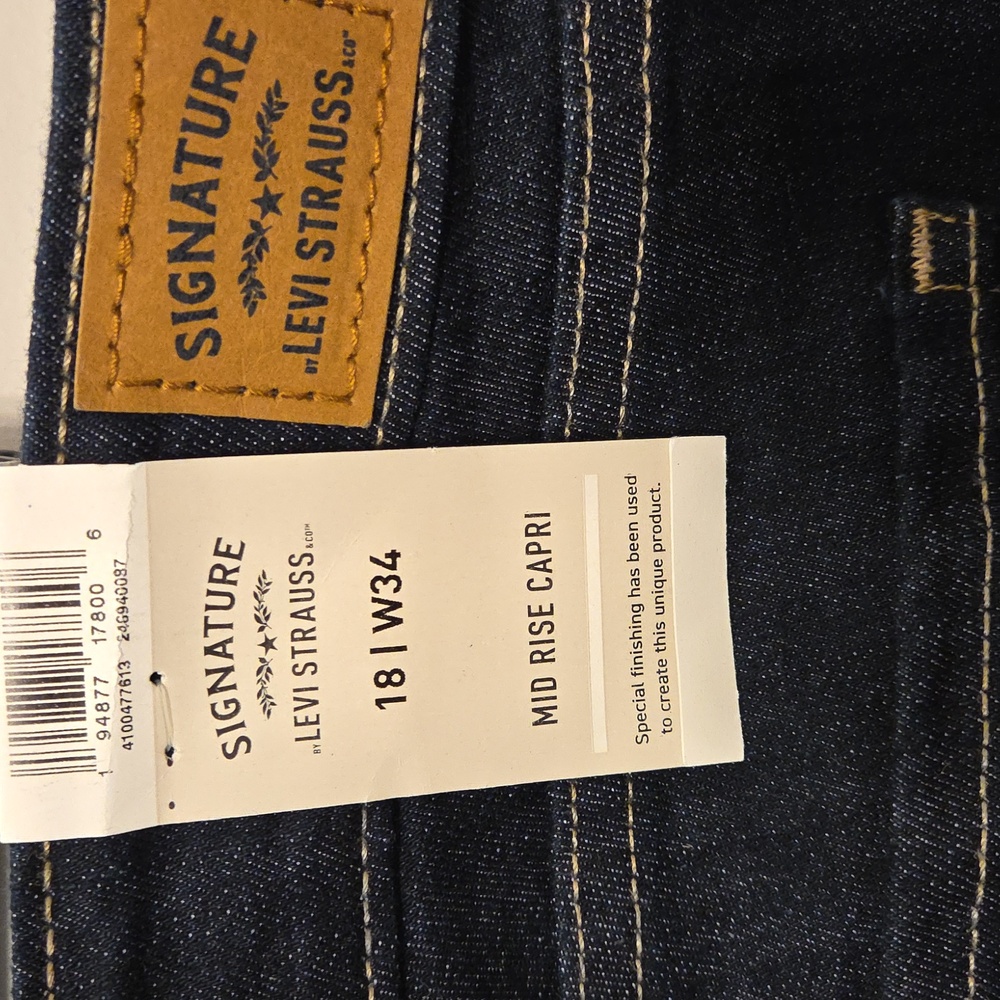 Signature by Levi Strauss Mid Rise Denim Capris Womens 18 (Waist 34) - Picture 7 of 8